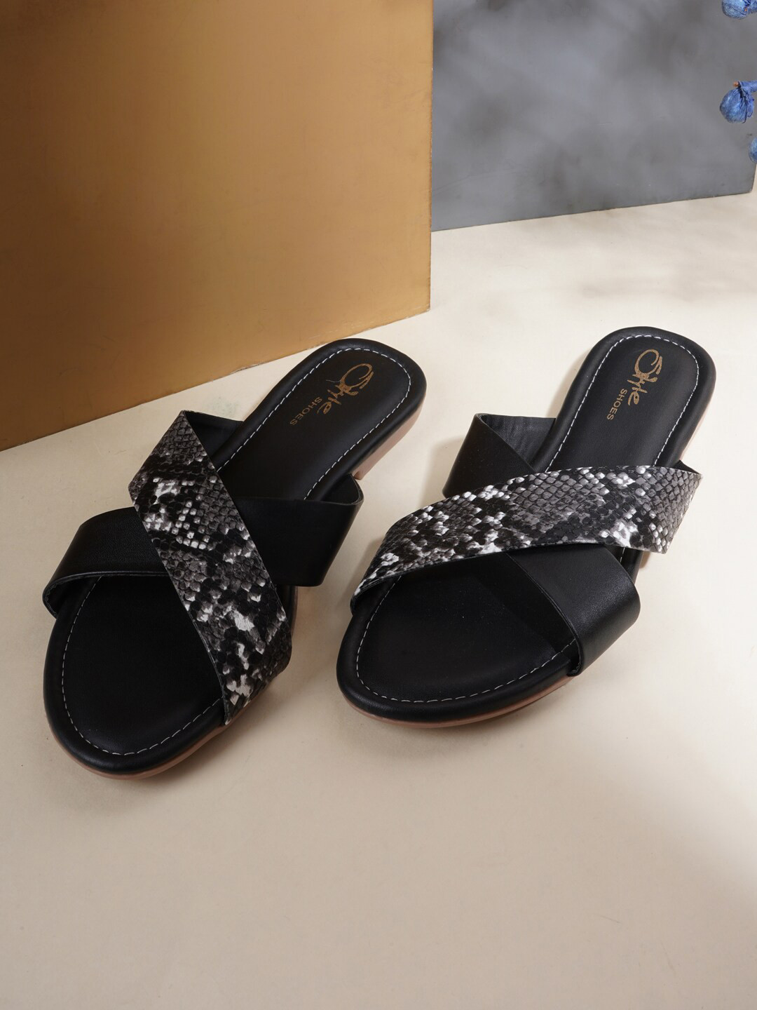 

Style Shoes Women Printed Open Toe Flats, Black