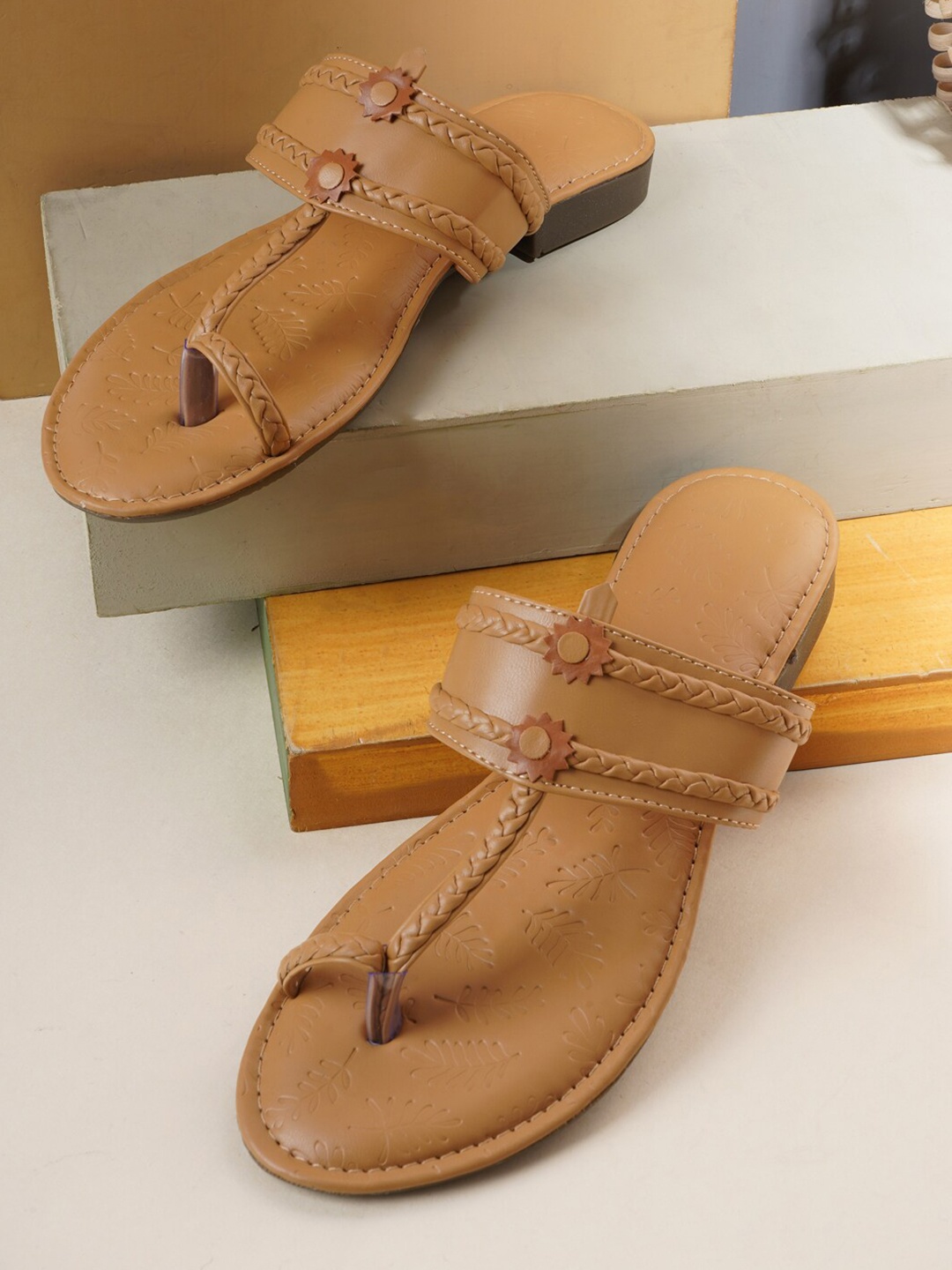 

Style Shoes Women Textured Ethnic One-Toe Flats, Tan