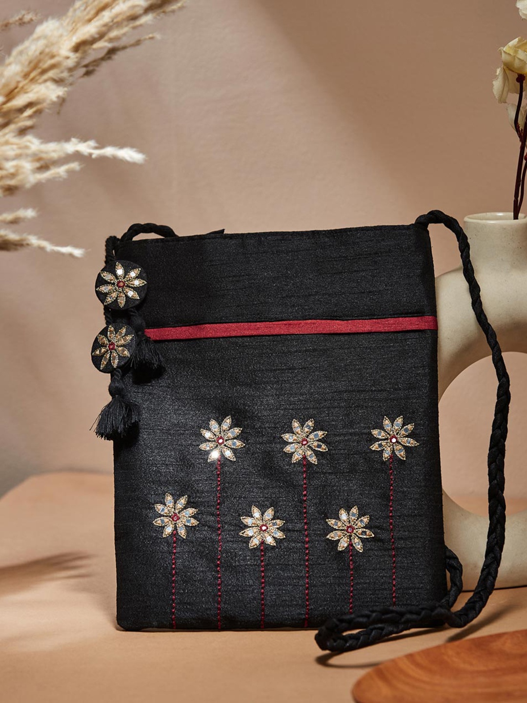 

Fabindia Floral Printed Swagger Sling Bag, Black