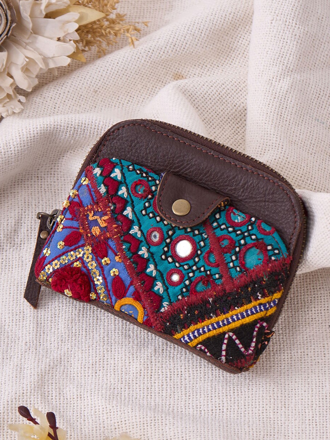 

Fabindia Women Ethnic Motifs Embroidered Money Clip, Brown