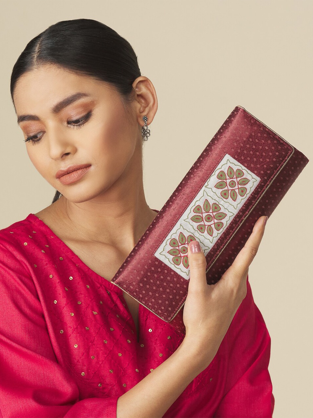 

Fabindia Printed Foldover Clutch, Red