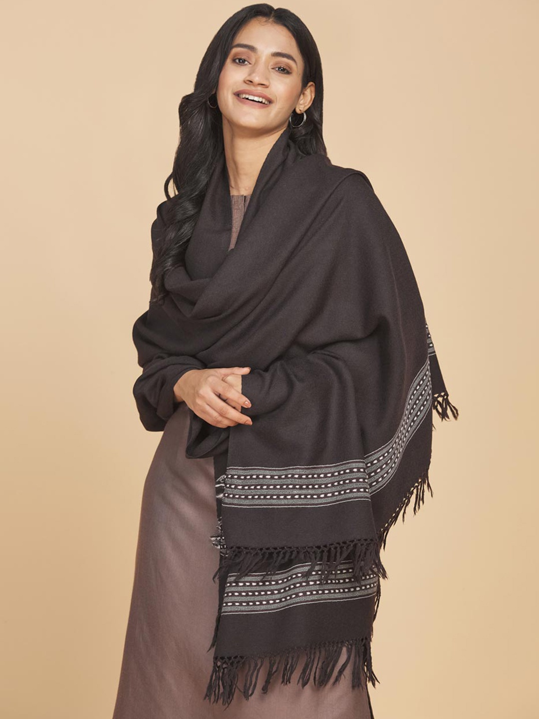 

Fabindia Women Wool Shawl, Charcoal