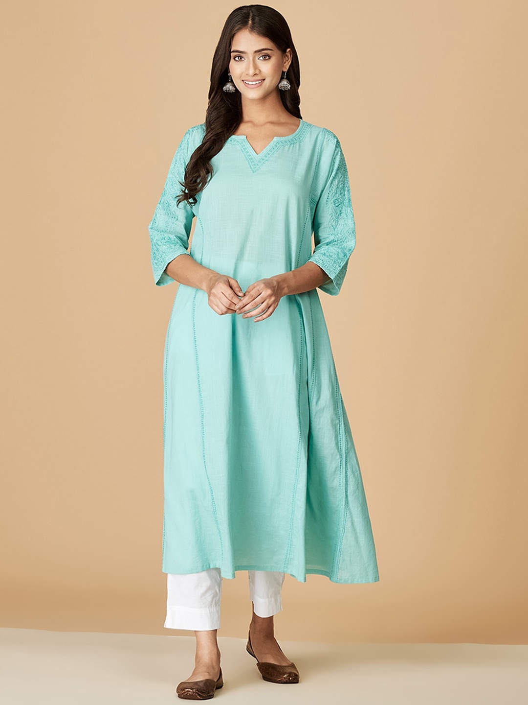 

Fabindia Women Floral Embroidered Thread Work Notch Neck Cotton Kurta, Turquoise blue