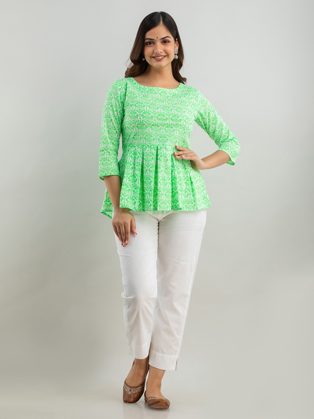 

Women Touch Cotton Floral Print Top, Green