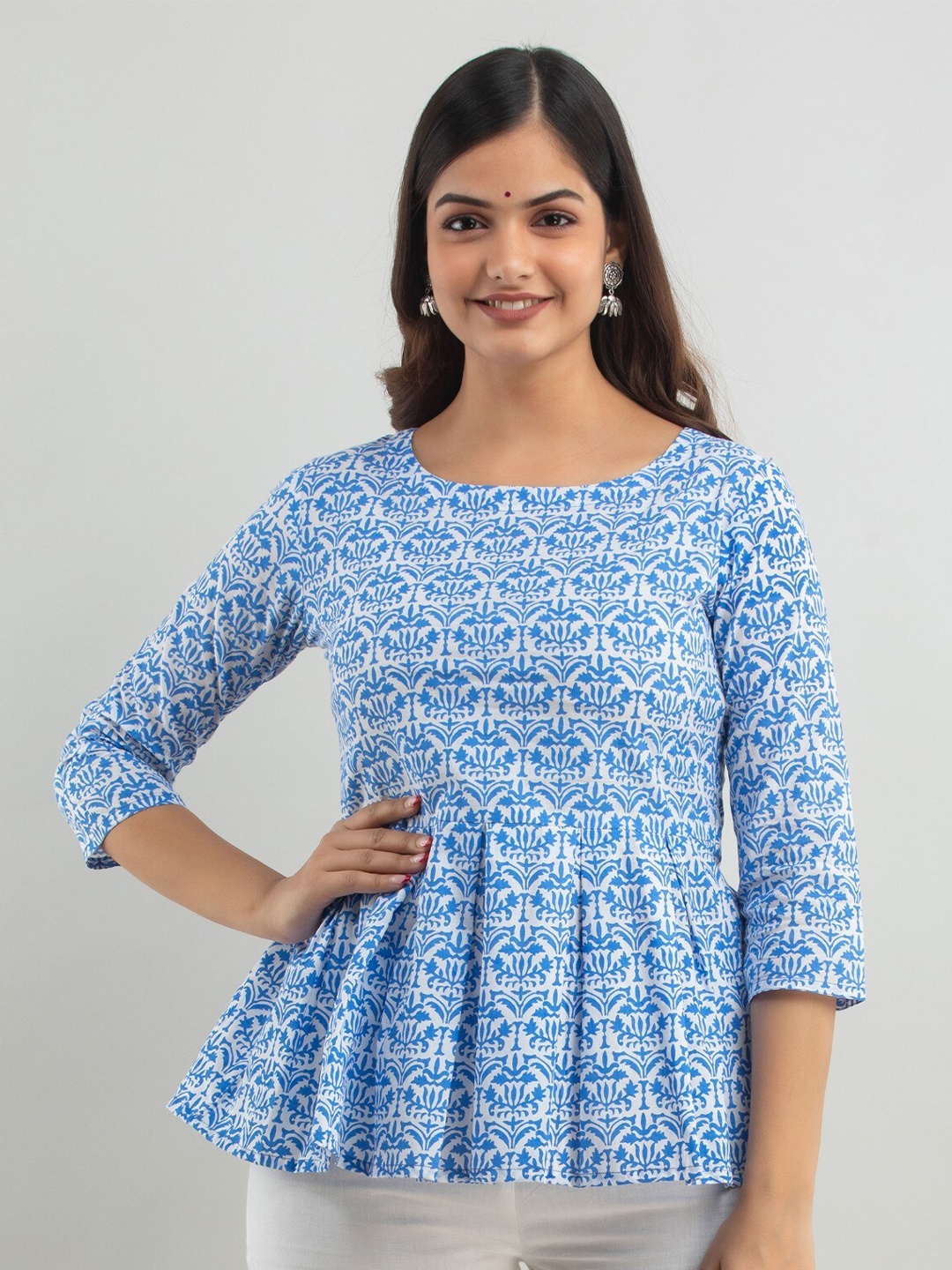 

Women Touch Cotton Floral Print Top, Blue