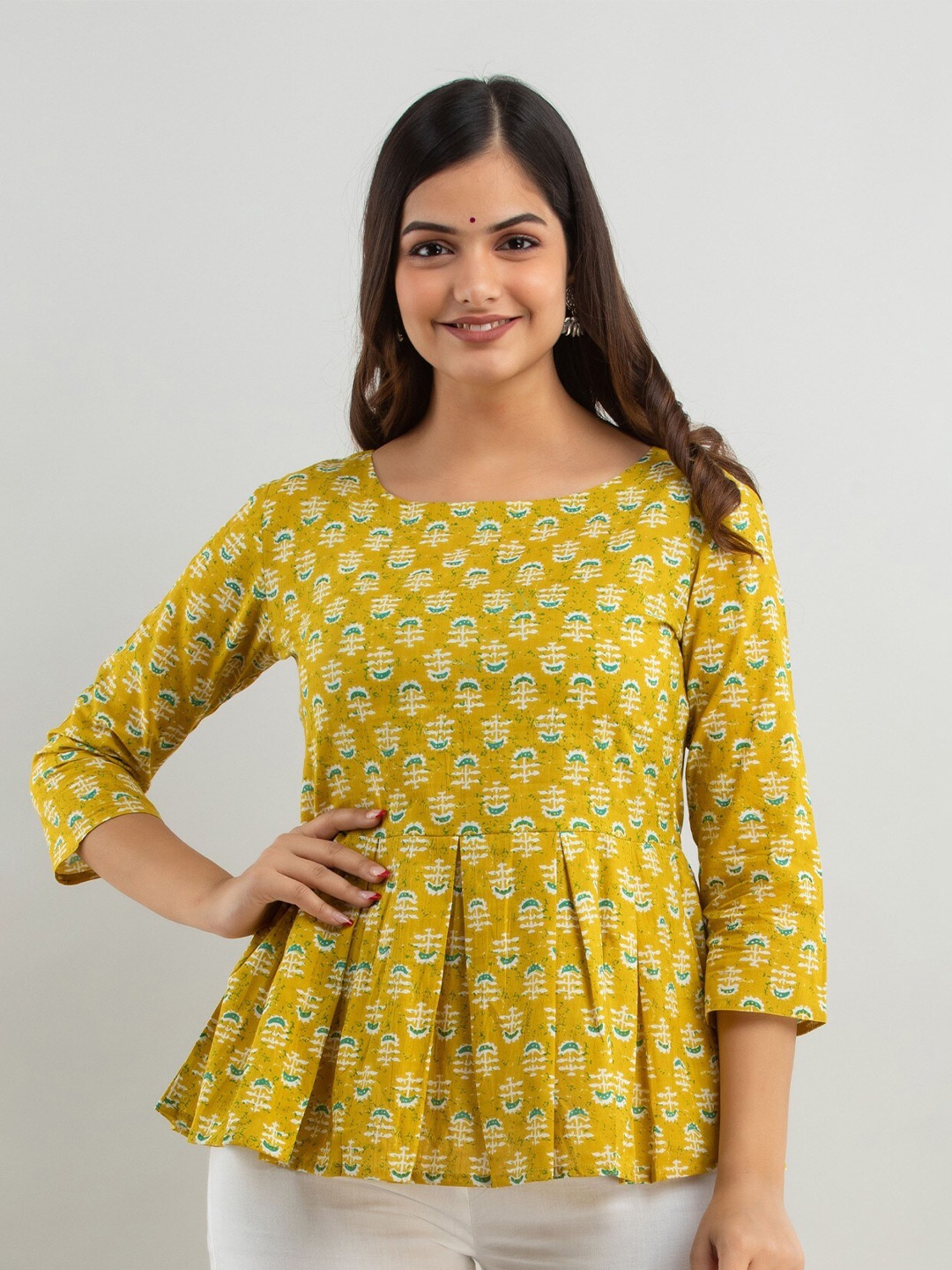 

Women Touch Cotton Floral Print Top, Yellow