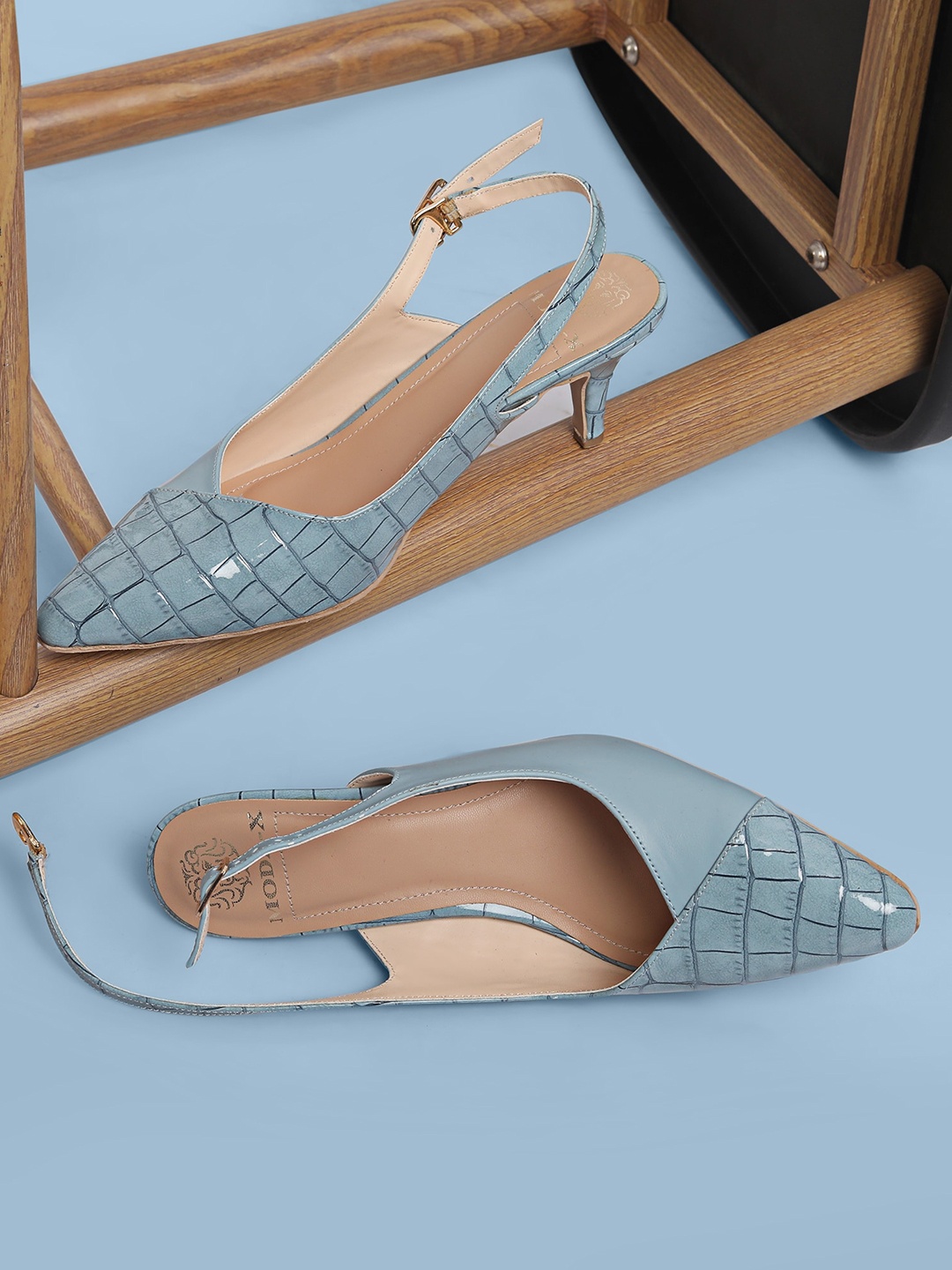 

MODA-X Embellished Kitten Heels Pumps, Blue