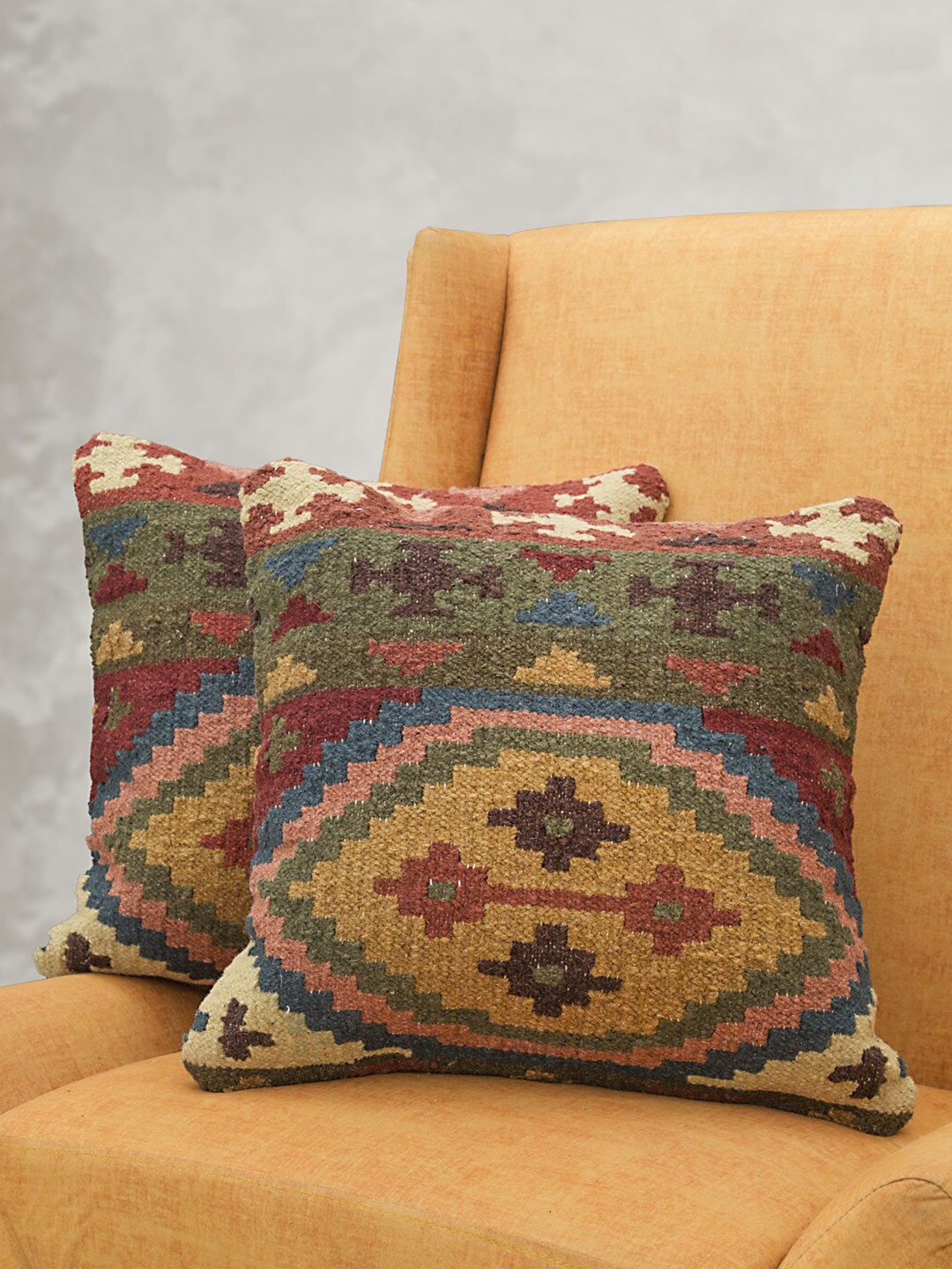 

KRAVIKA Grey & Maroon Set of 2 Ethnic Motifs Square Cushion Covers
