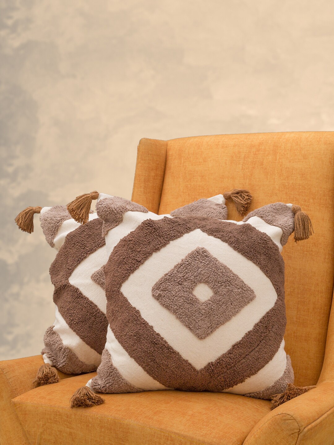 

KRAVIKA White & Brown Set of 2 Textured Square Cushion Covers