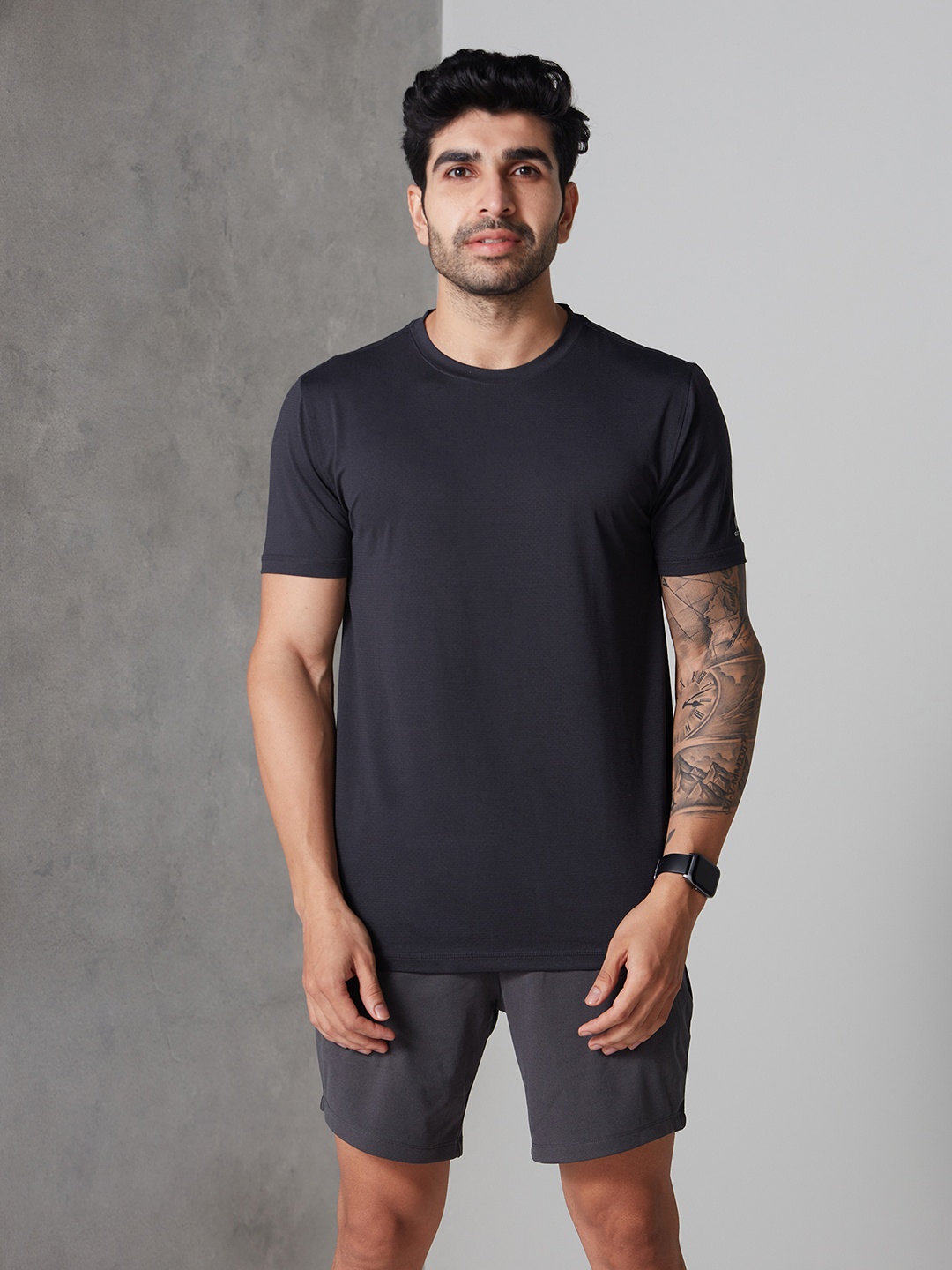 

Gloot Men Anti Odour Round Neck Running T-shirt with Sun Protection, Black