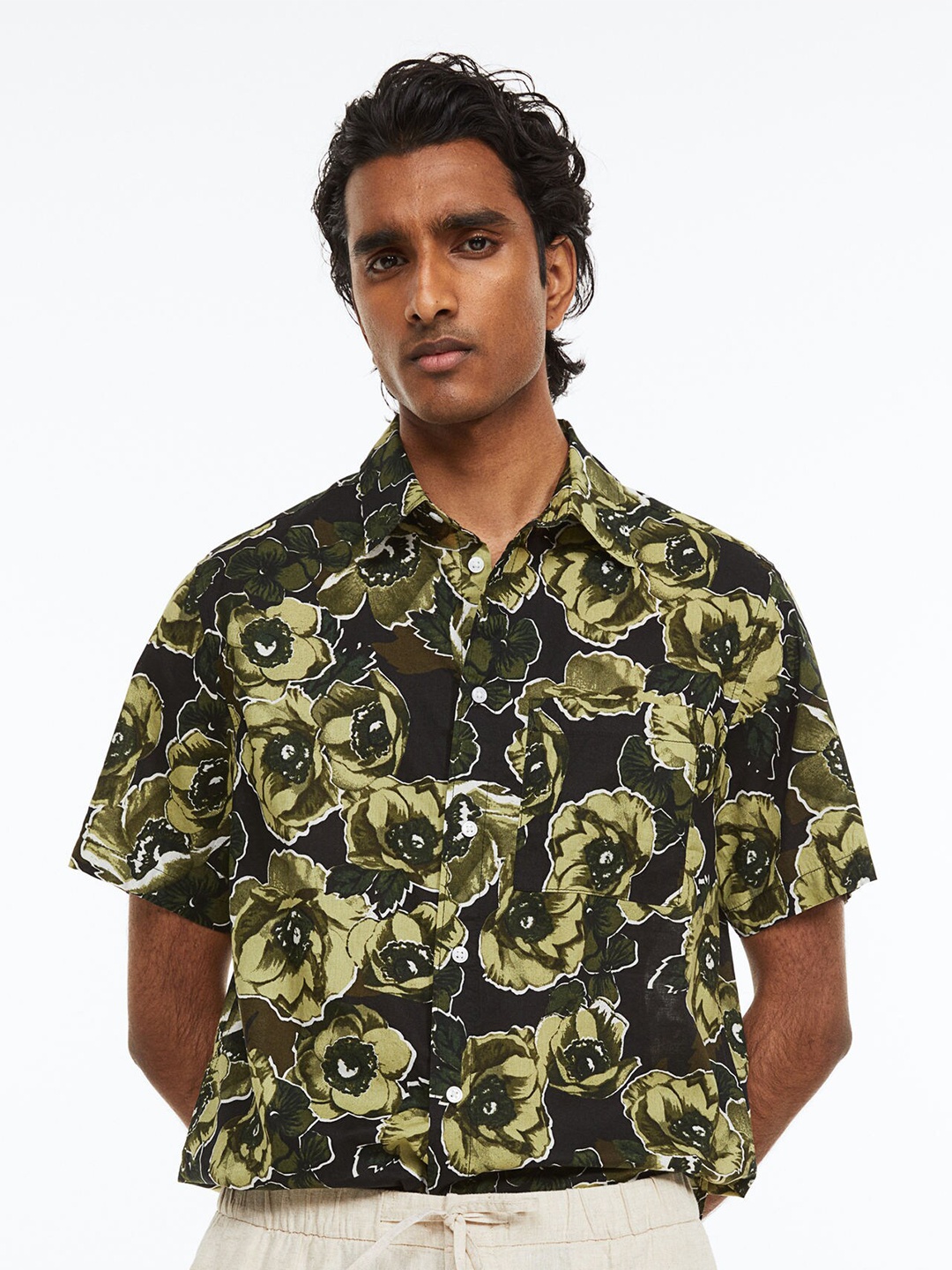 

H&M Men Regular Fit Short-Sleeved Shirt, Black