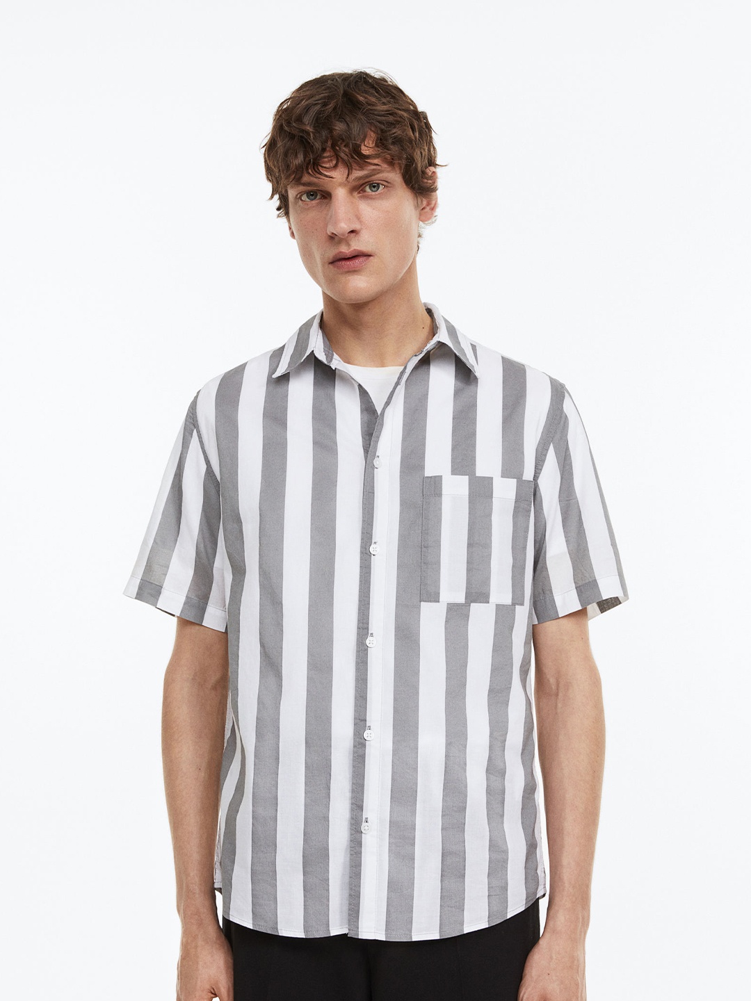 

H&M Men Regular Fit Short-Sleeved Shirt, Grey