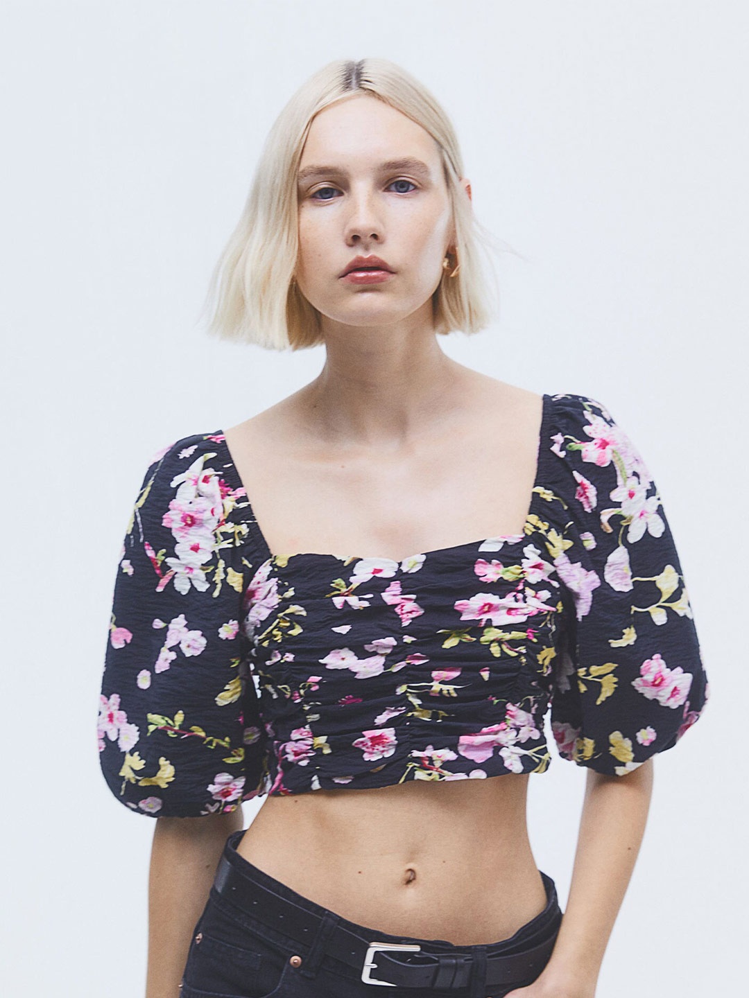 

H&M Women Puff-Sleeved Crop Top, Black