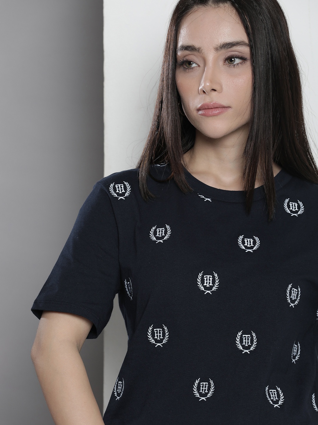 

Tommy Hilfiger Women Brand Logo Pure Cotton T-shirt, Navy blue