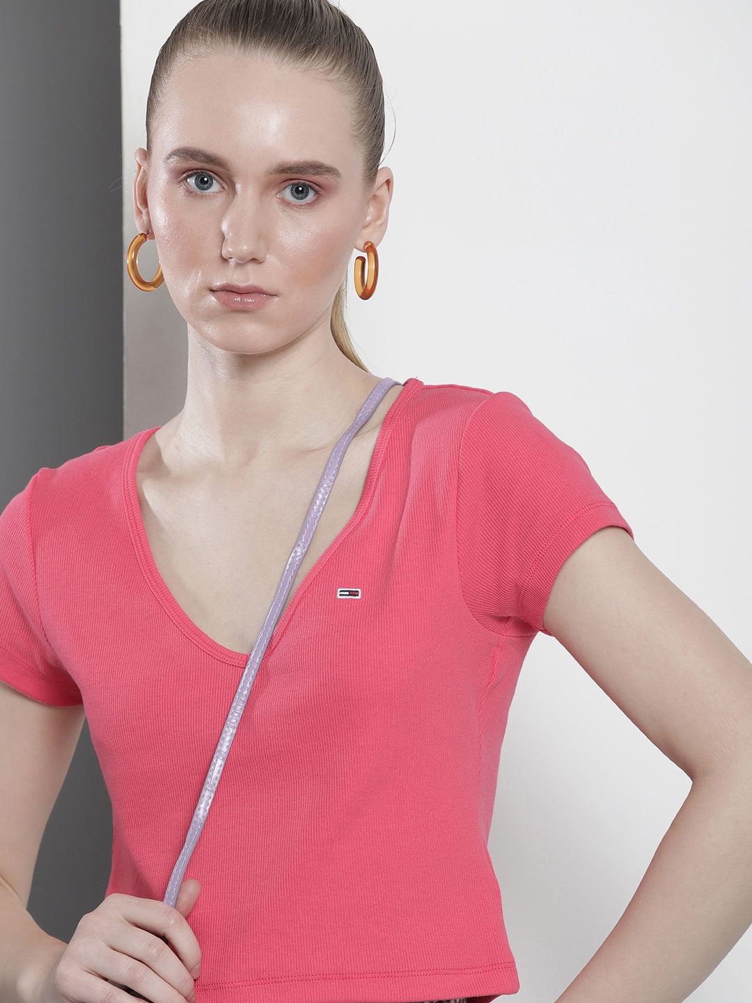 

Tommy Hilfiger Women Solid V-Neck Crop T-shirt, Pink