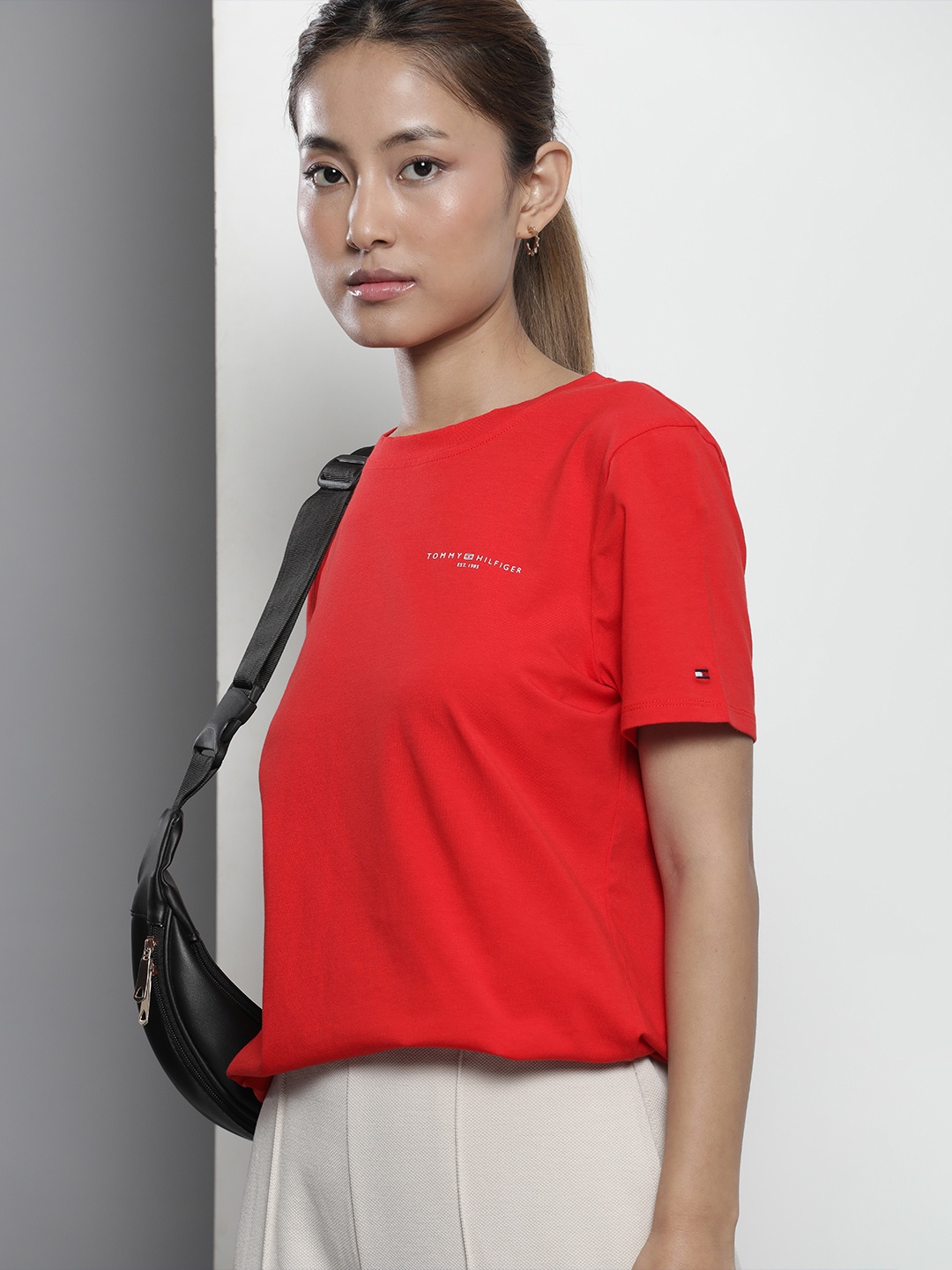 

Tommy Hilfiger Women Solid Round Neck T-shirt, Red