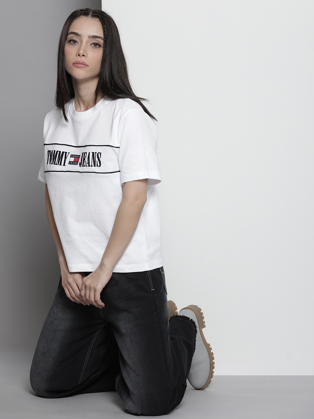 

Tommy Hilfiger Women Pure Cotton Brand Logo Printed T-shirt, White