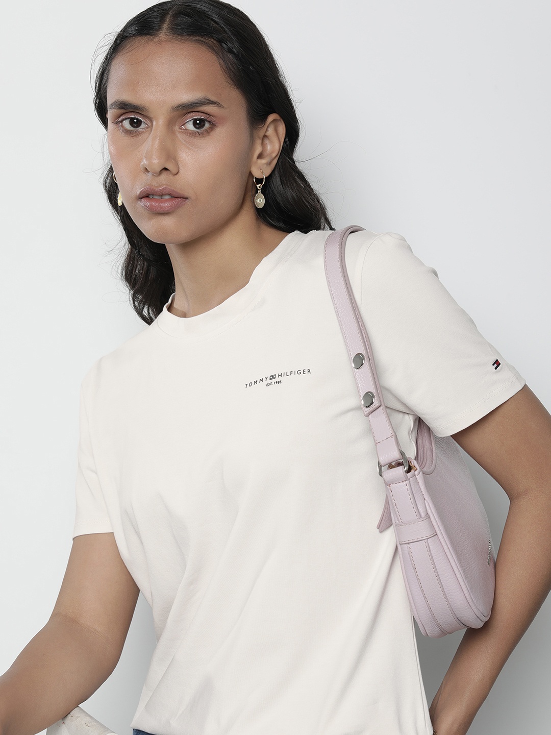 

Tommy Hilfiger Small Brand Logo Applique Casual T-shirt, Beige