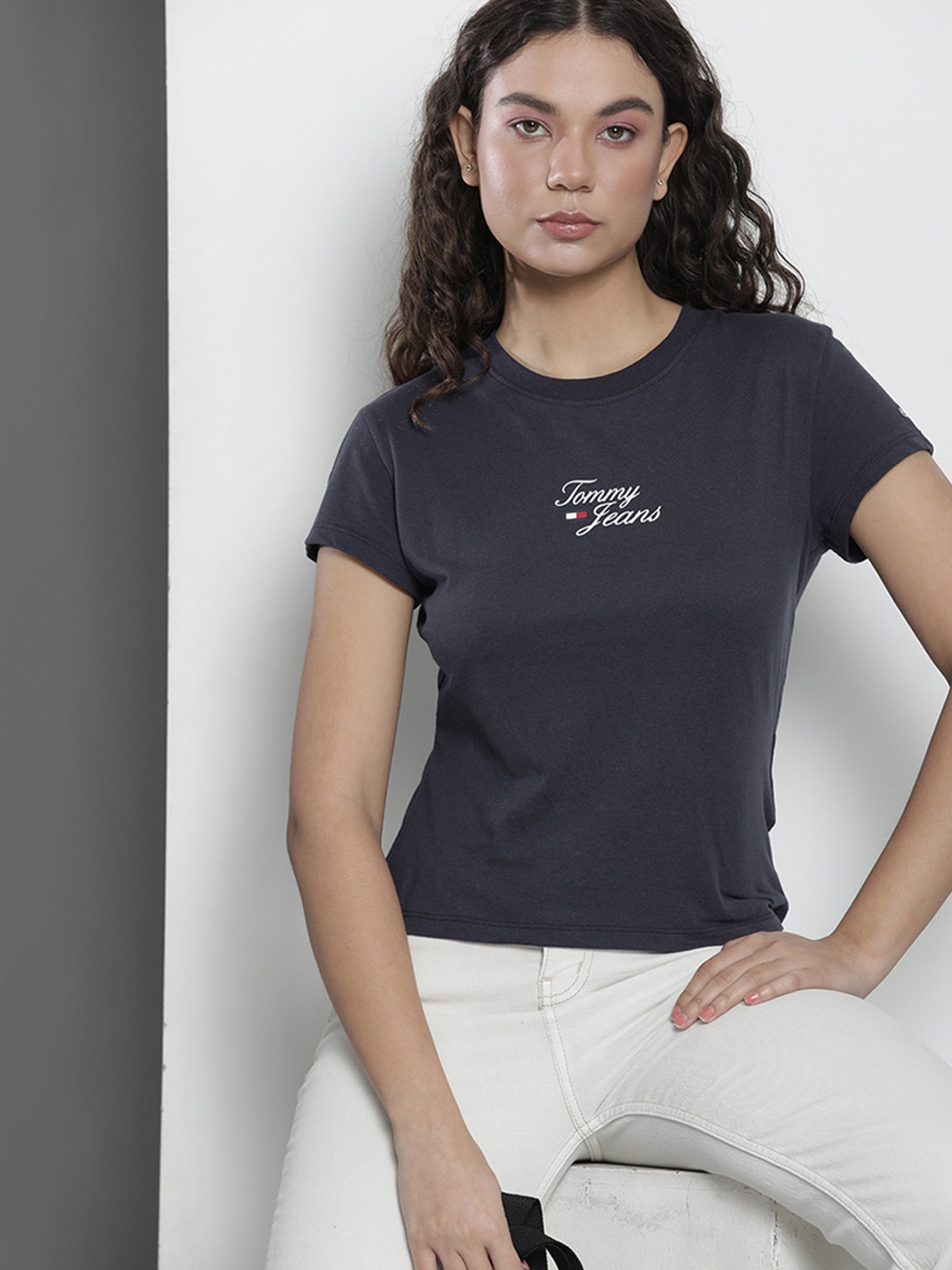 

Tommy Hilfiger Women Brand Logo Printed Slim Fit Sustainable T-shirt, Navy blue