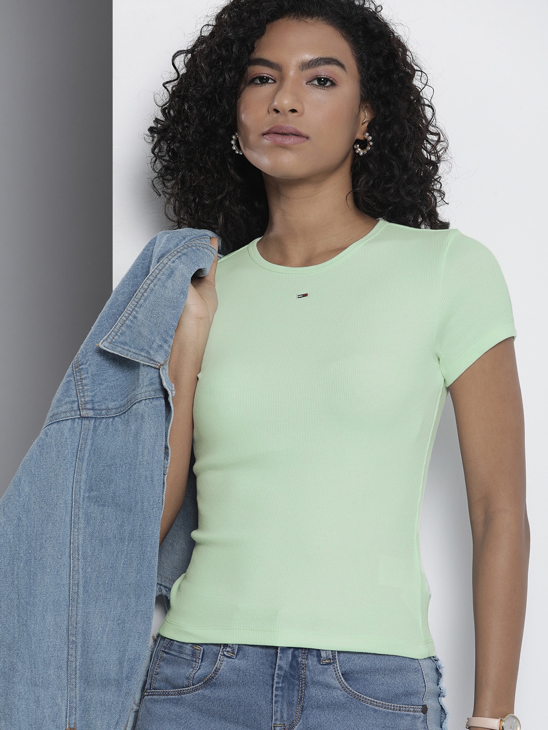 

Tommy Hilfiger Solid Slim Fit Round-Neck Casual T-shirt, Green