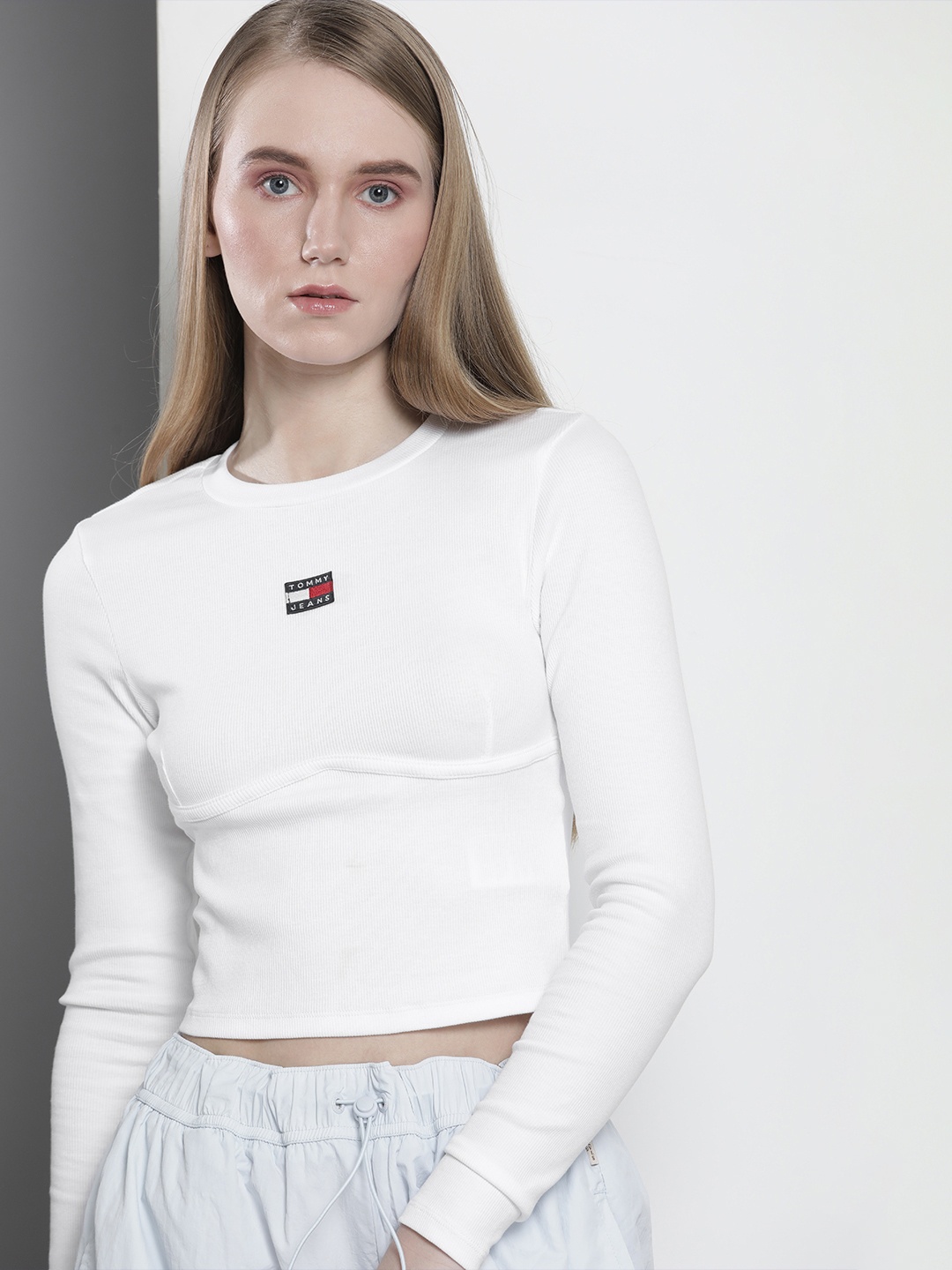 

Tommy Hilfiger Women Applique Slim Fit Crop T-shirt, White