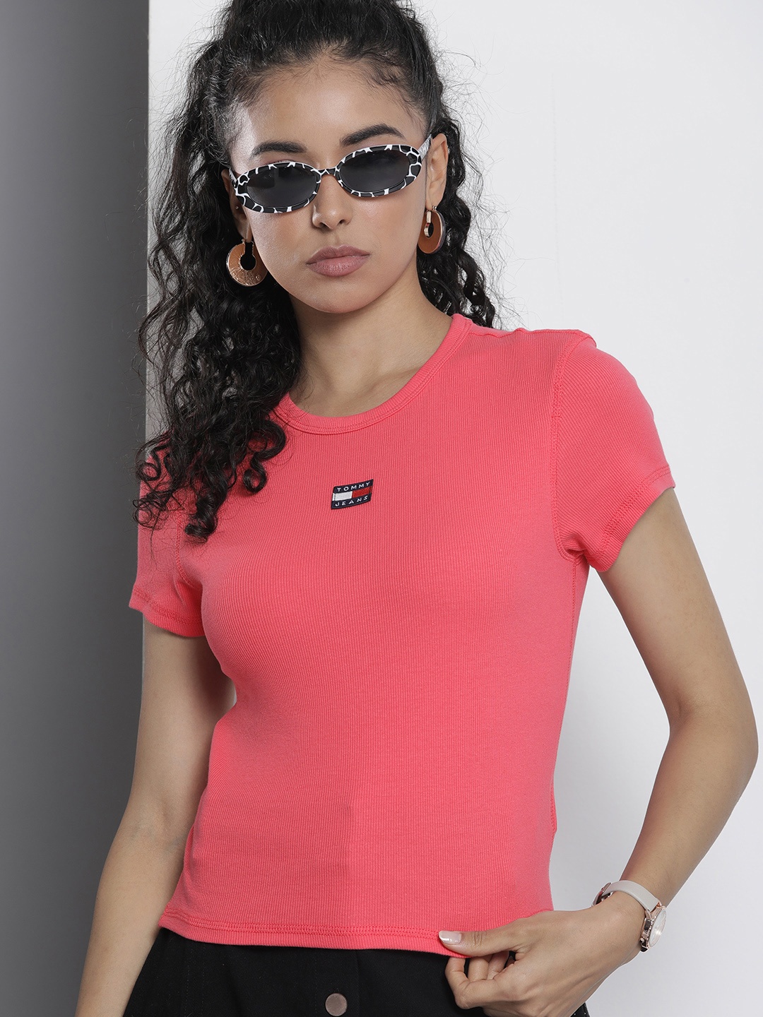 

Tommy Hilfiger Women Solid Ribbed T-shirt With Applique Detailing, Pink