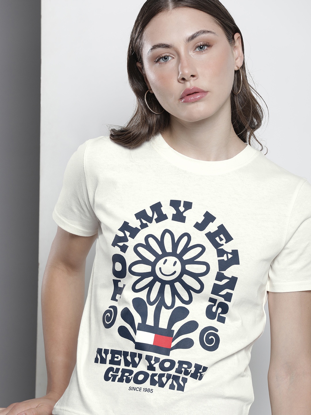 

Tommy Hilfiger Brand Logo Printed Pure Cotton T-shirt, Off white