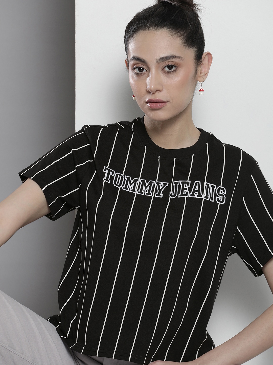 

Tommy Hilfiger Women Pure Cotton Striped Round Neck T-shirt, Black