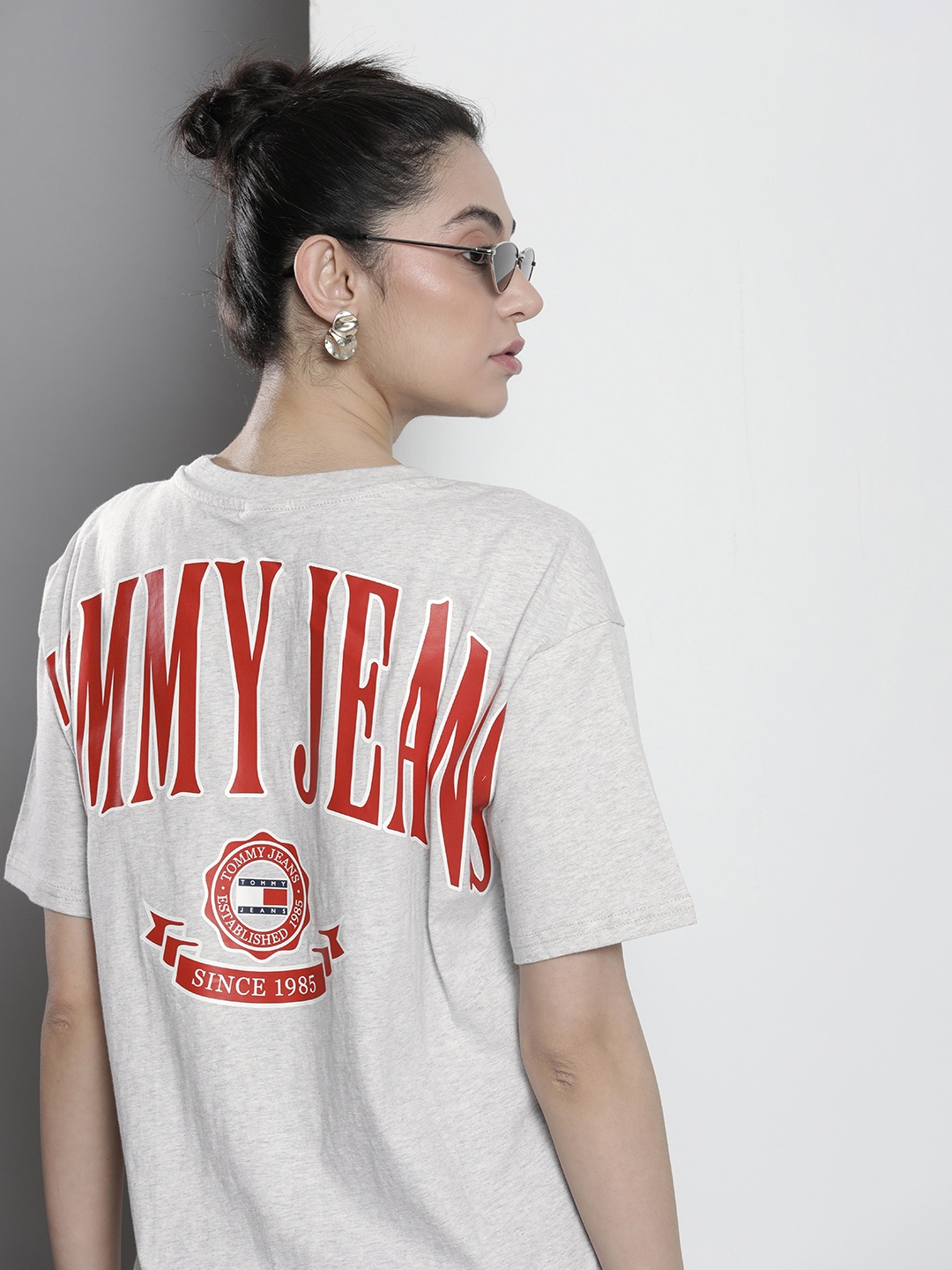 

Tommy Hilfiger Women Pure Cotton Brand Logo Printed T-shirt, Grey