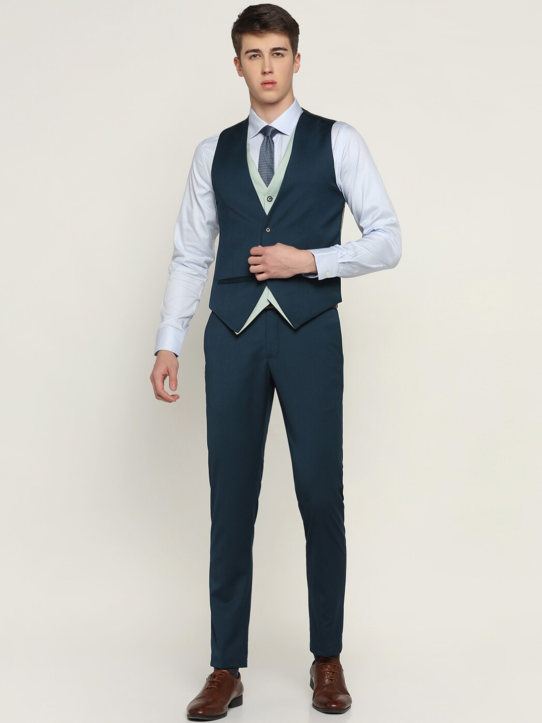 

Blackberrys Men Slim-Fit Single-Breasted Three-Piece Formal Suit, Teal