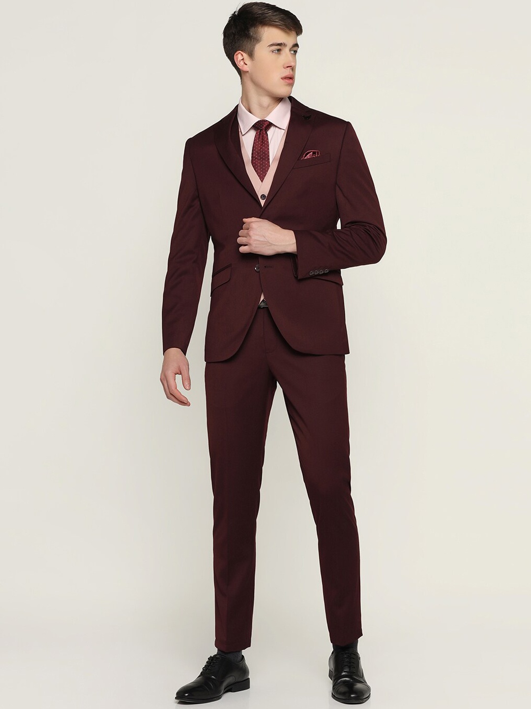 

Blackberrys Men Slim Fit 3-Piece Formal Suits, Maroon