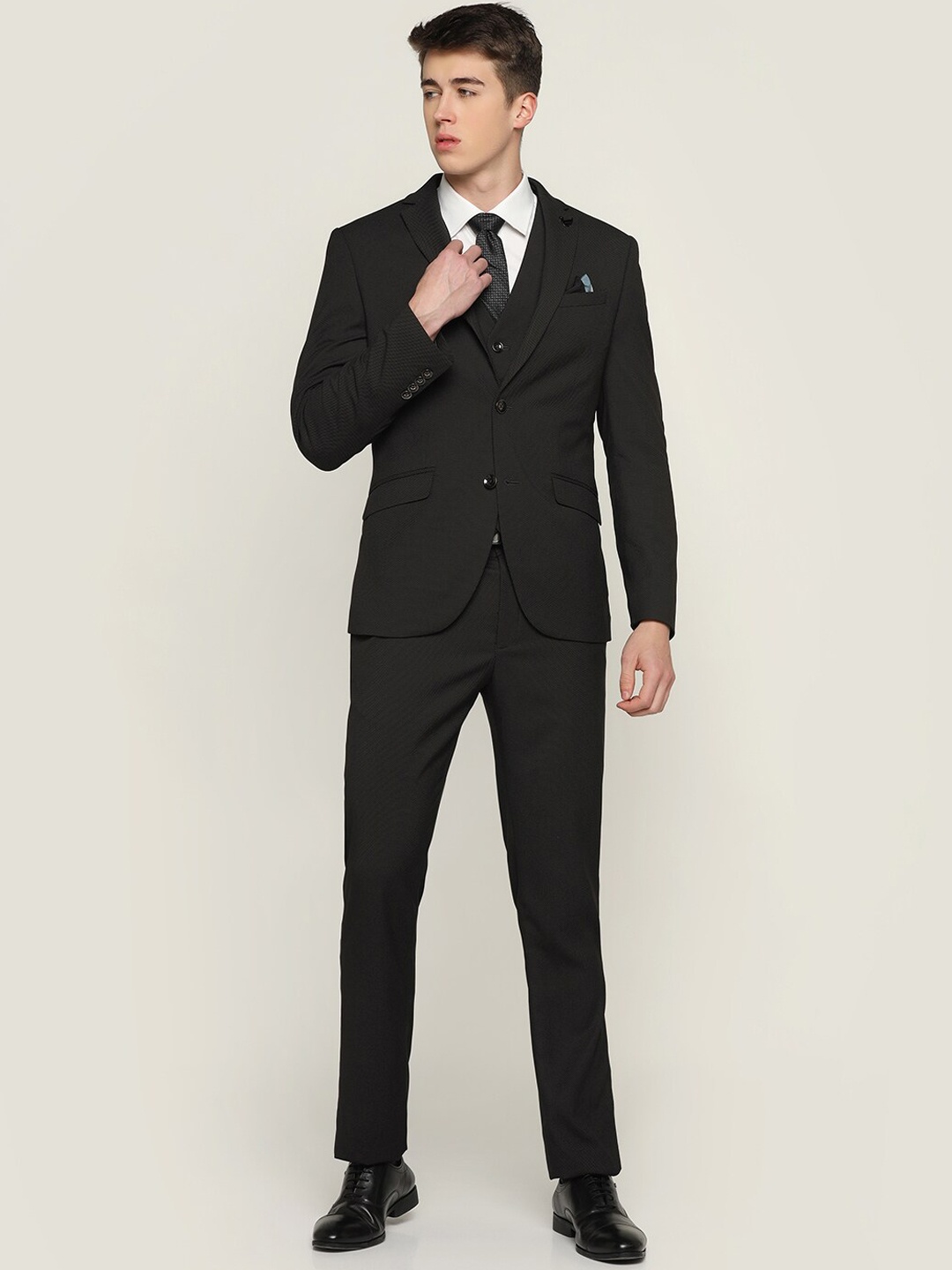 

Blackberrys Men Three Piece Slim-Fit Single-Breasted Suit, Black