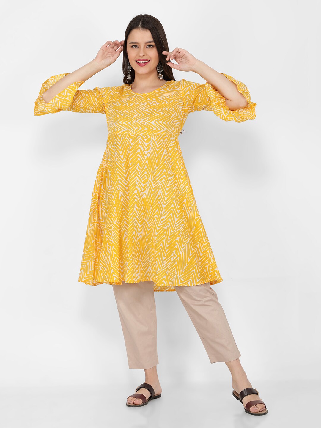 

NAVIYATA Women Printed Bell Sleeve Empire Pure Cotton Kurti with Pyjamas, Yellow