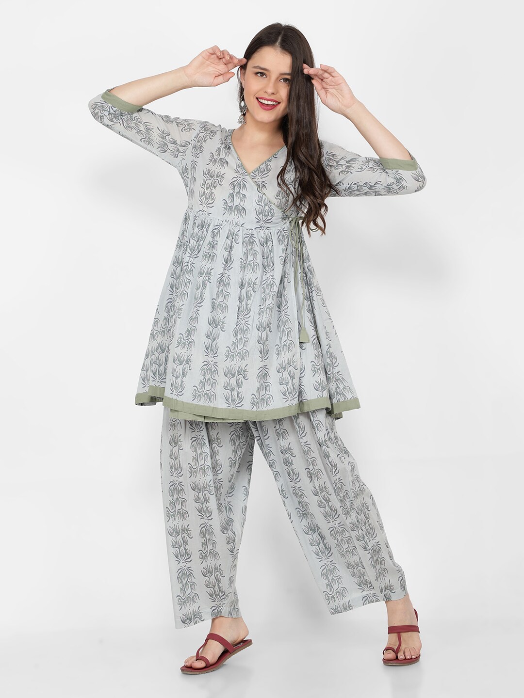 

NAVIYATA Women Floral Printed V Neck Angrakha Pure Cotton Kurti with Palazzos, White