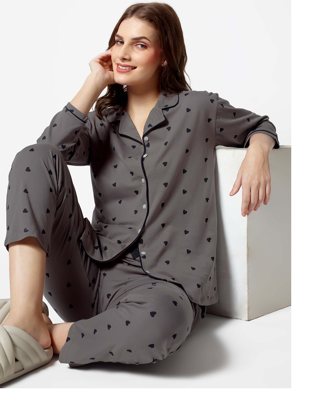 

Zeyo Women Printed Pure Cotton Night suit, Charcoal