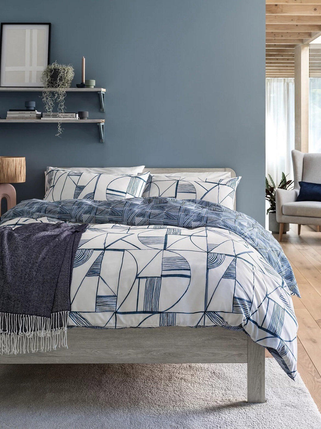 

Marks & Spencer Navy Blue Knitted Herringbone Acrylic Throws