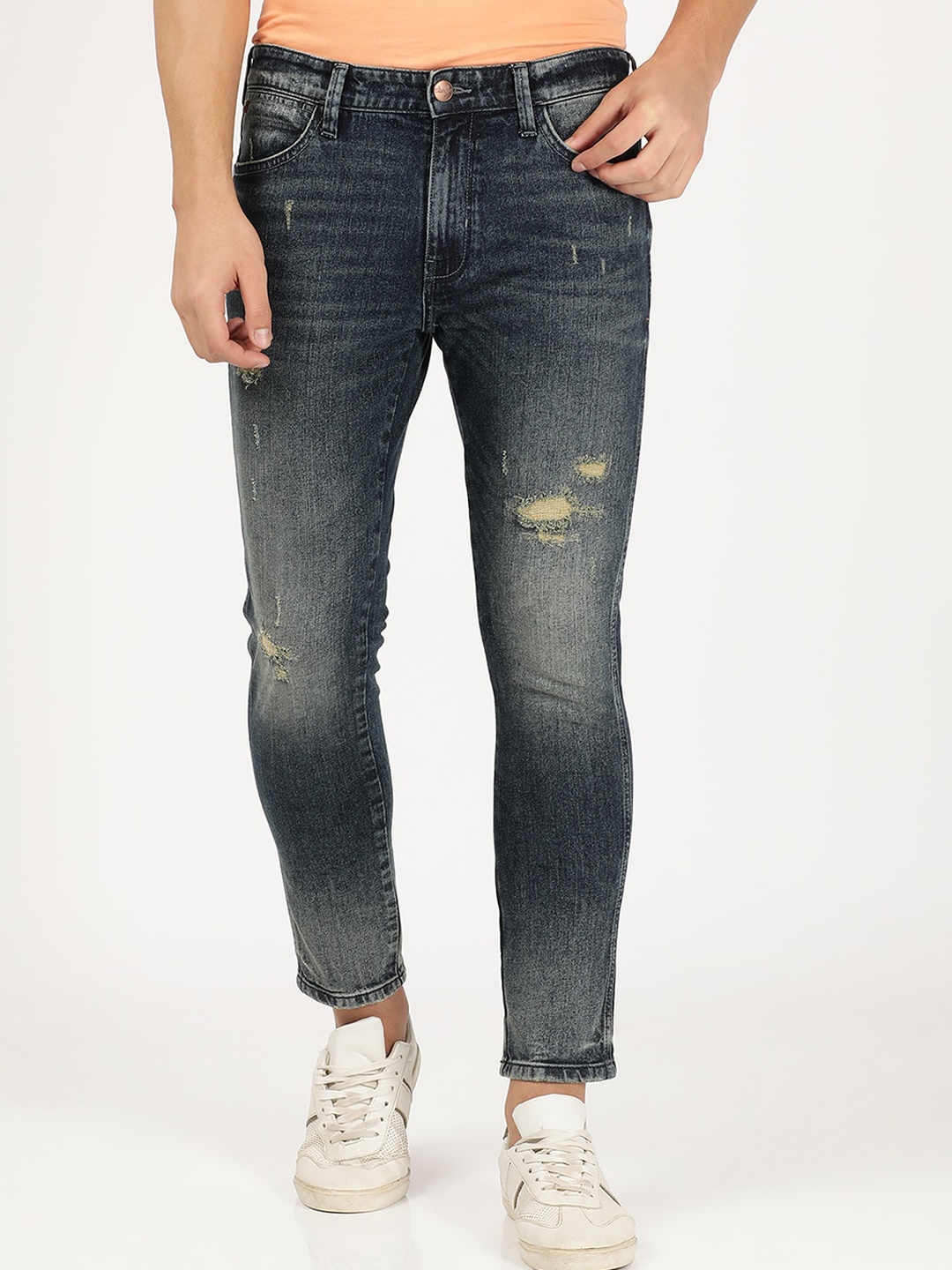 

Wrangler Men Slim Fit Mildly Distressed Heavy Fade Stretchable Jeans, Blue