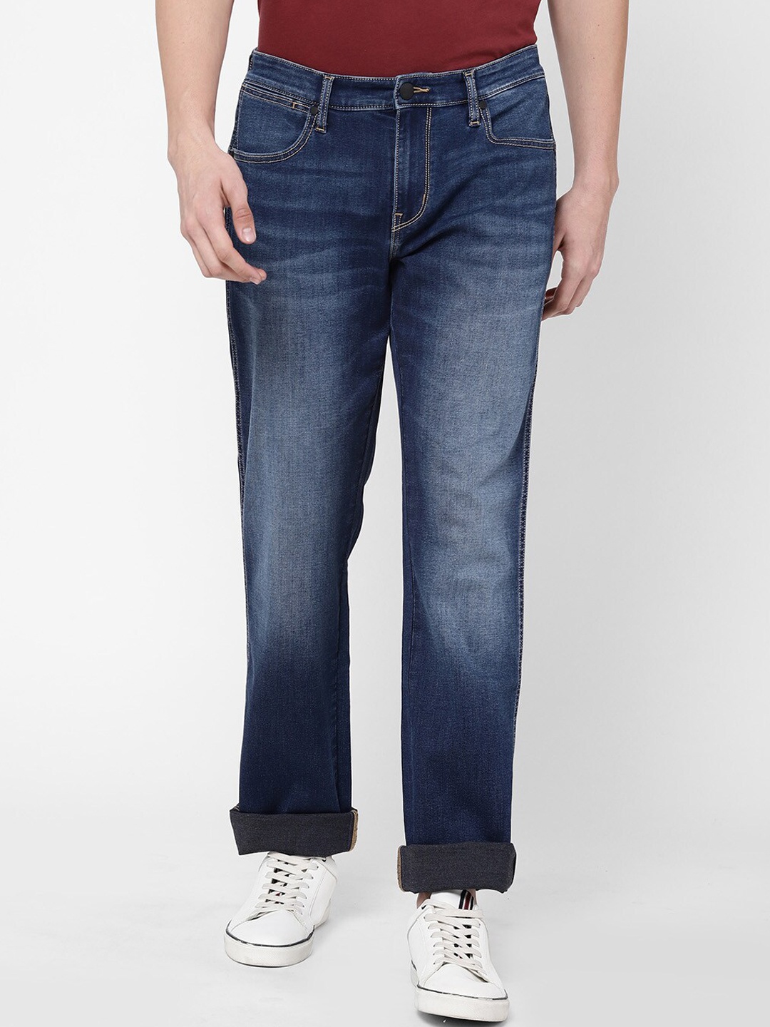 

Wrangler Men Skanders Slim Fit Low-Rise Light Fade Cotton Stretchable Jeans, Blue