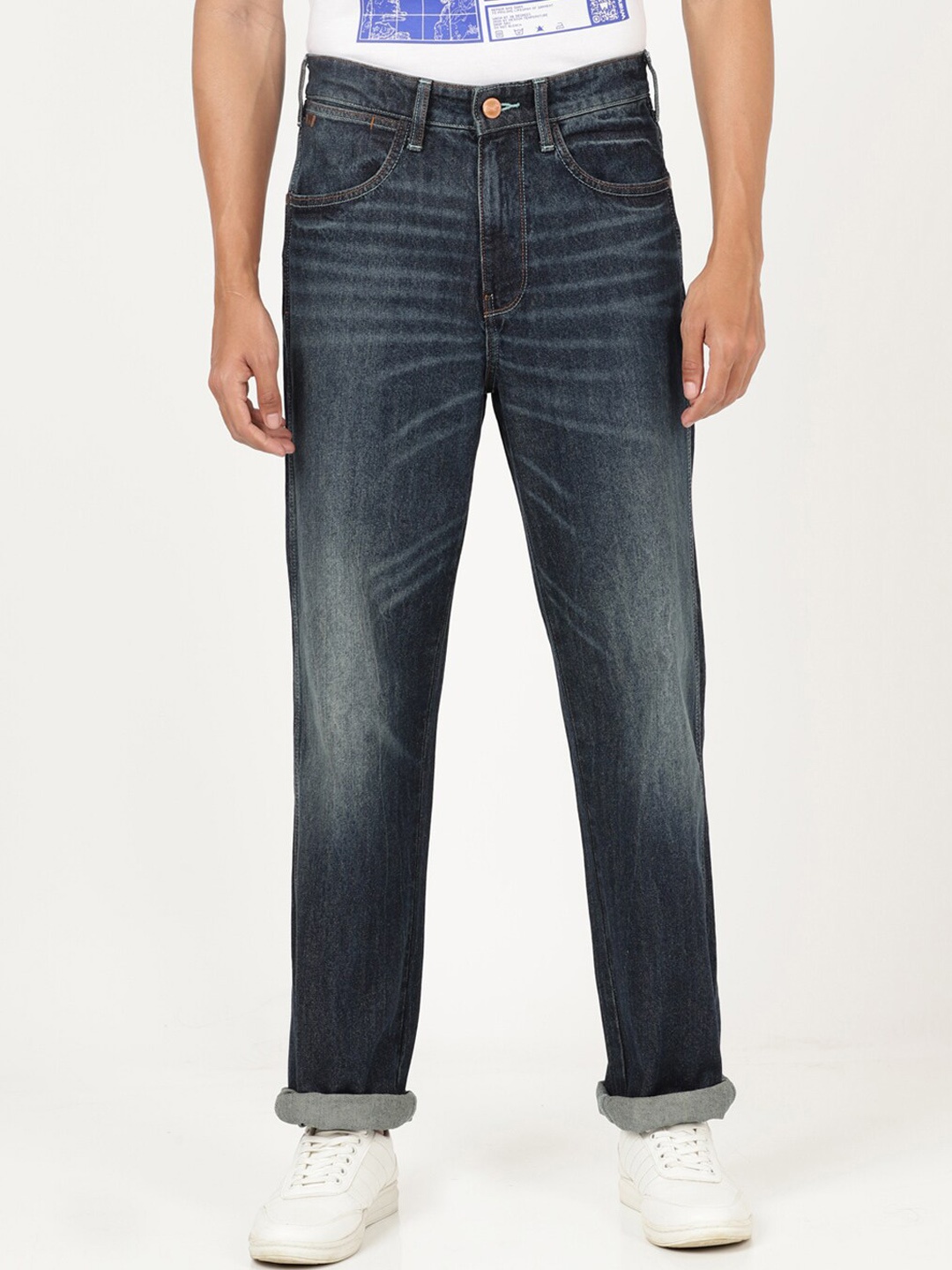 

Wrangler Men Straight Fit Low Distress Heavy Fade Jeans, Blue