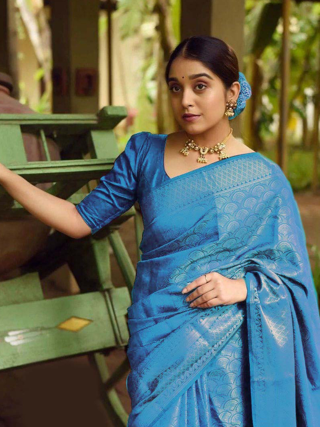 

Jinax Ethnic Motifs Zari Pure Silk Banarasi Saree, Blue