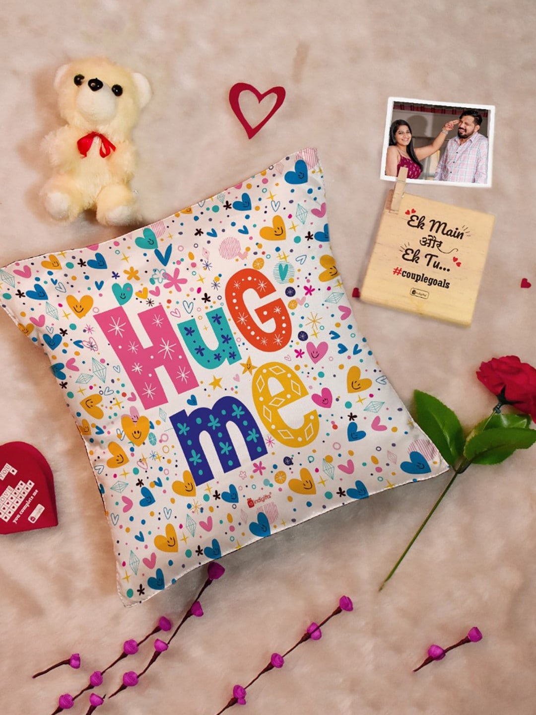 

Indigifts Multi-Coloured 6-Pieces Hug Me Quote Valentines Gift Set