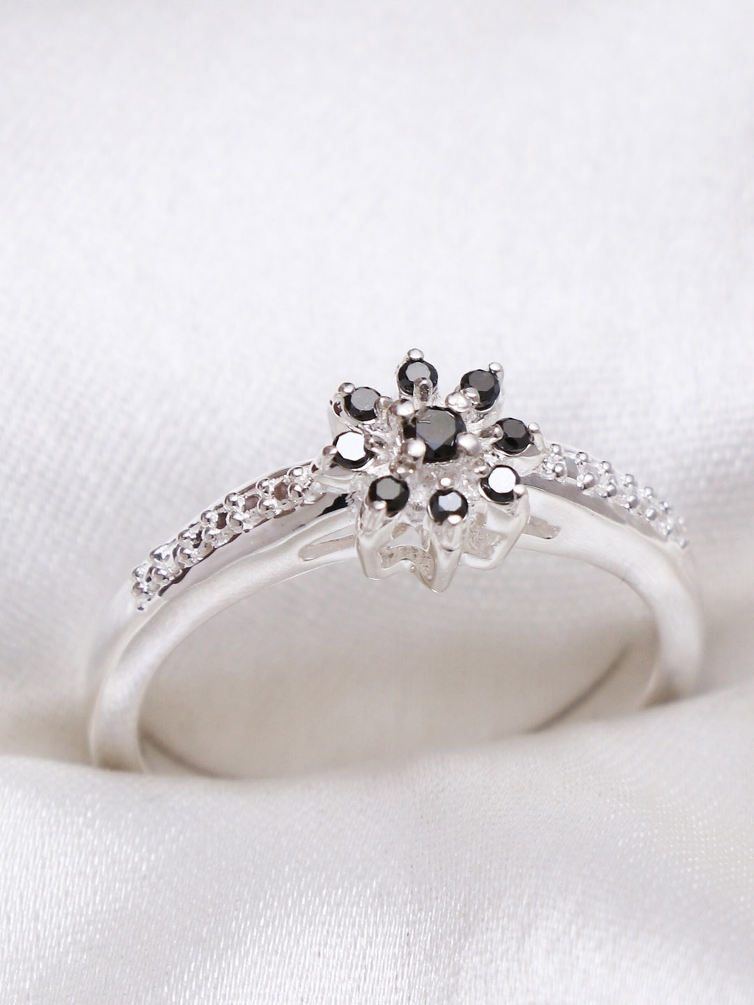 

HIFLYER JEWELS 92.5 Sterling Silver AD Studded Antique Finger Ring