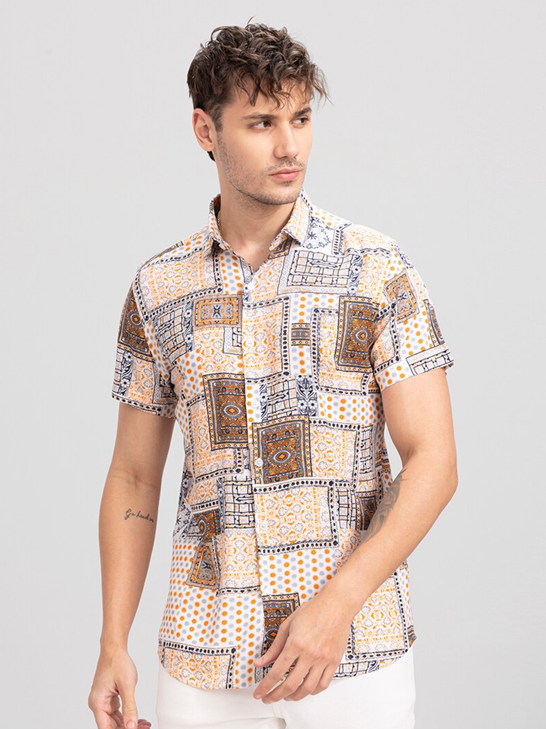 

Snitch Men Slim Fit Printed Casual Shirt, Beige