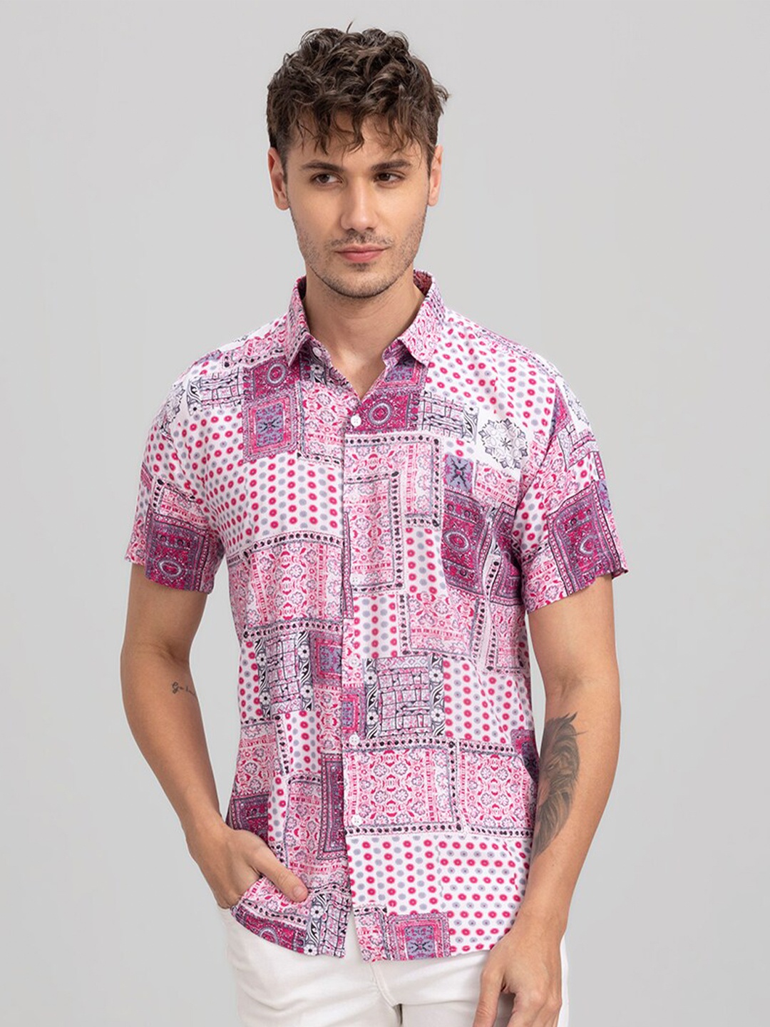 

Snitch Men Printed Slim Fit Casual Shirt, Pink