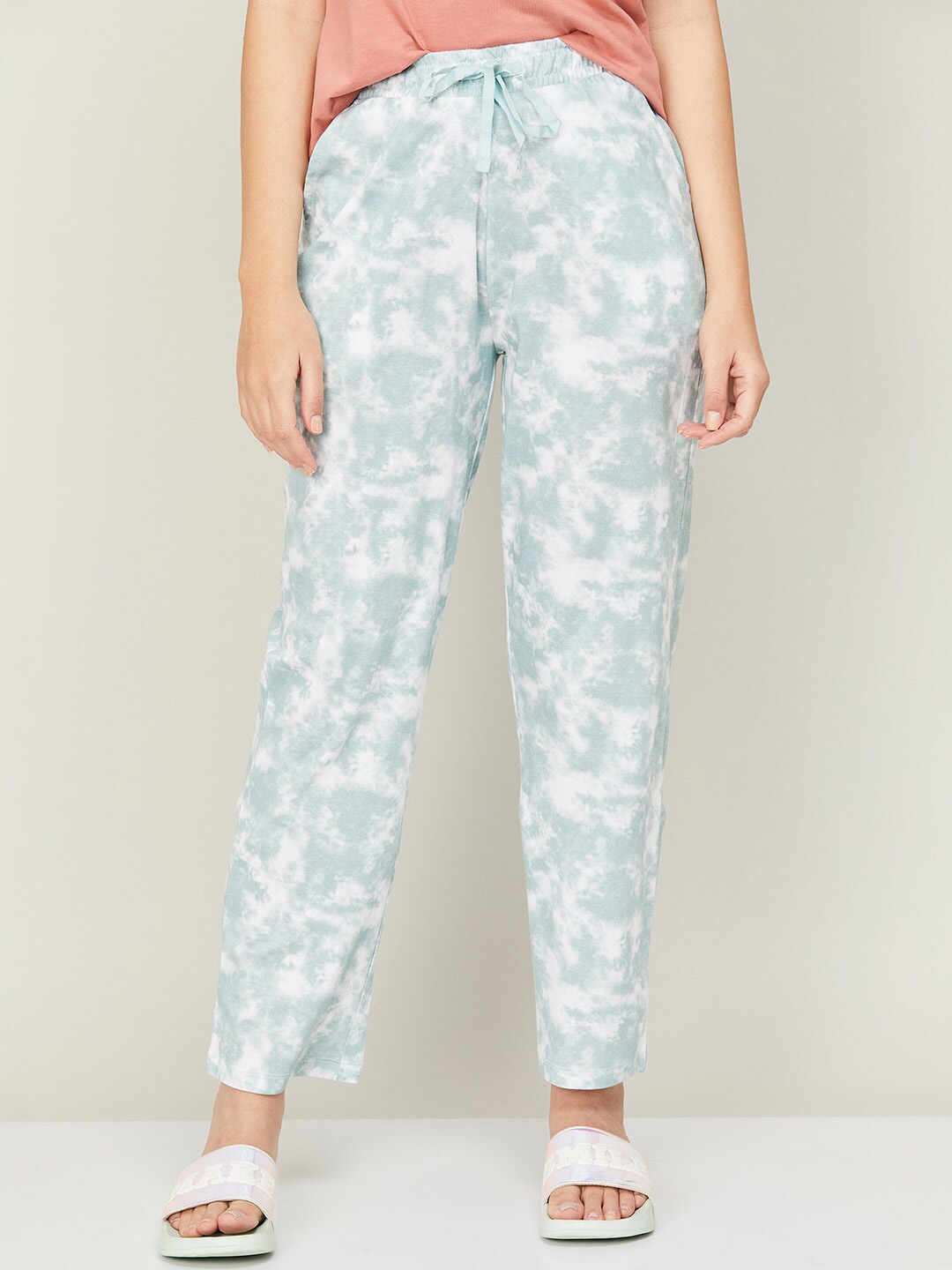 

Ginger by Lifestyle Women Printed Cotton Lounge Pants, Green