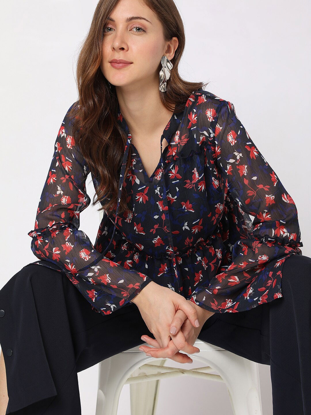 

Vero Moda Floral Print Tie-Up Neck Ruffles Top, Navy blue