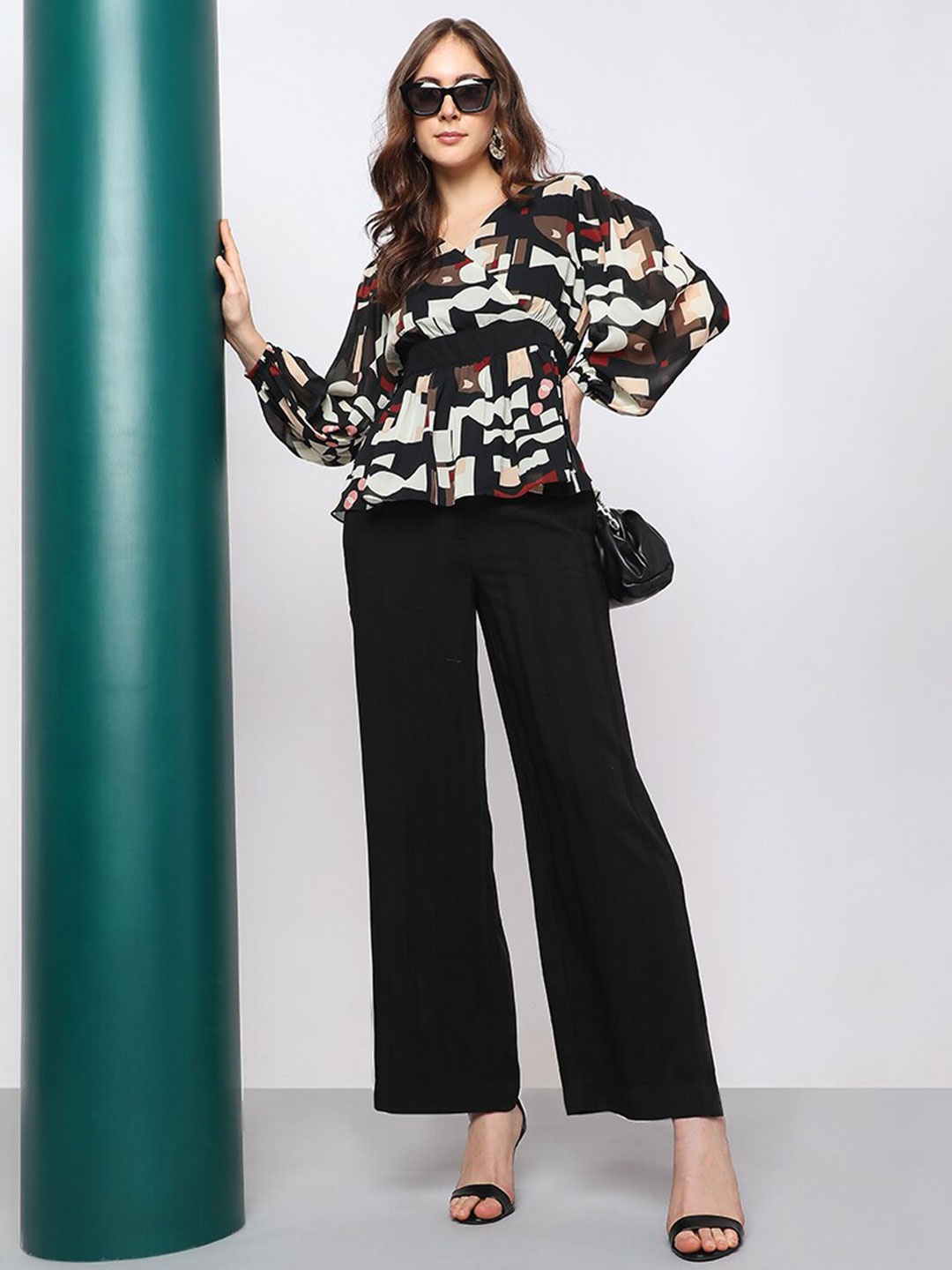 

Vero Moda V-neck Print Top, Black