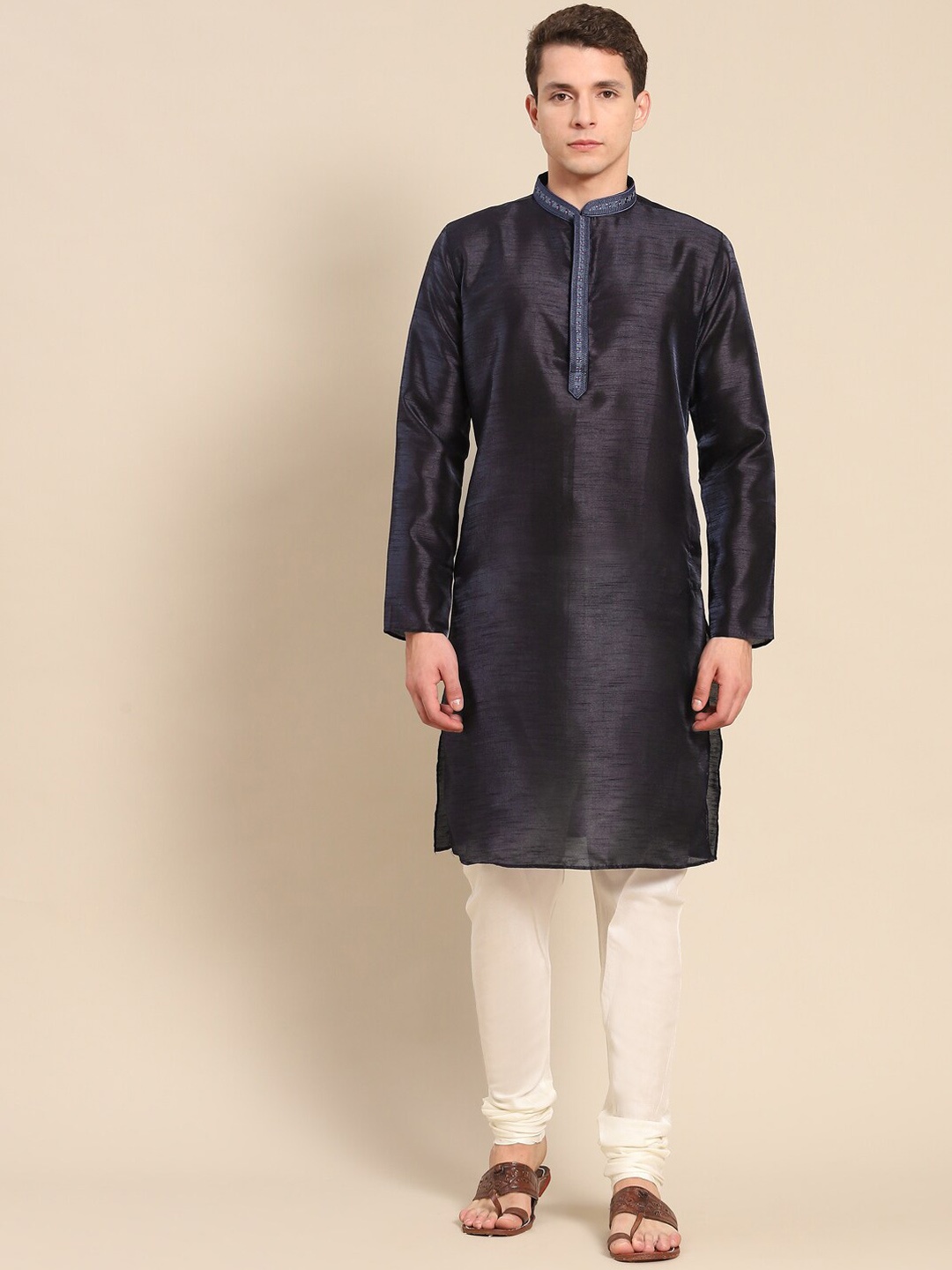 

Amodh by Kisah Men Thread Work Kurta with Churidar, Navy blue