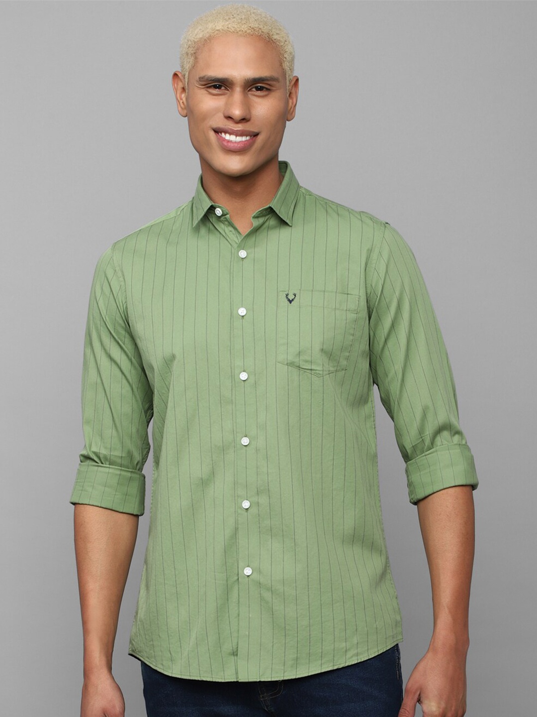

Allen Solly Men Slim Fit Striped Casual Shirt, Green
