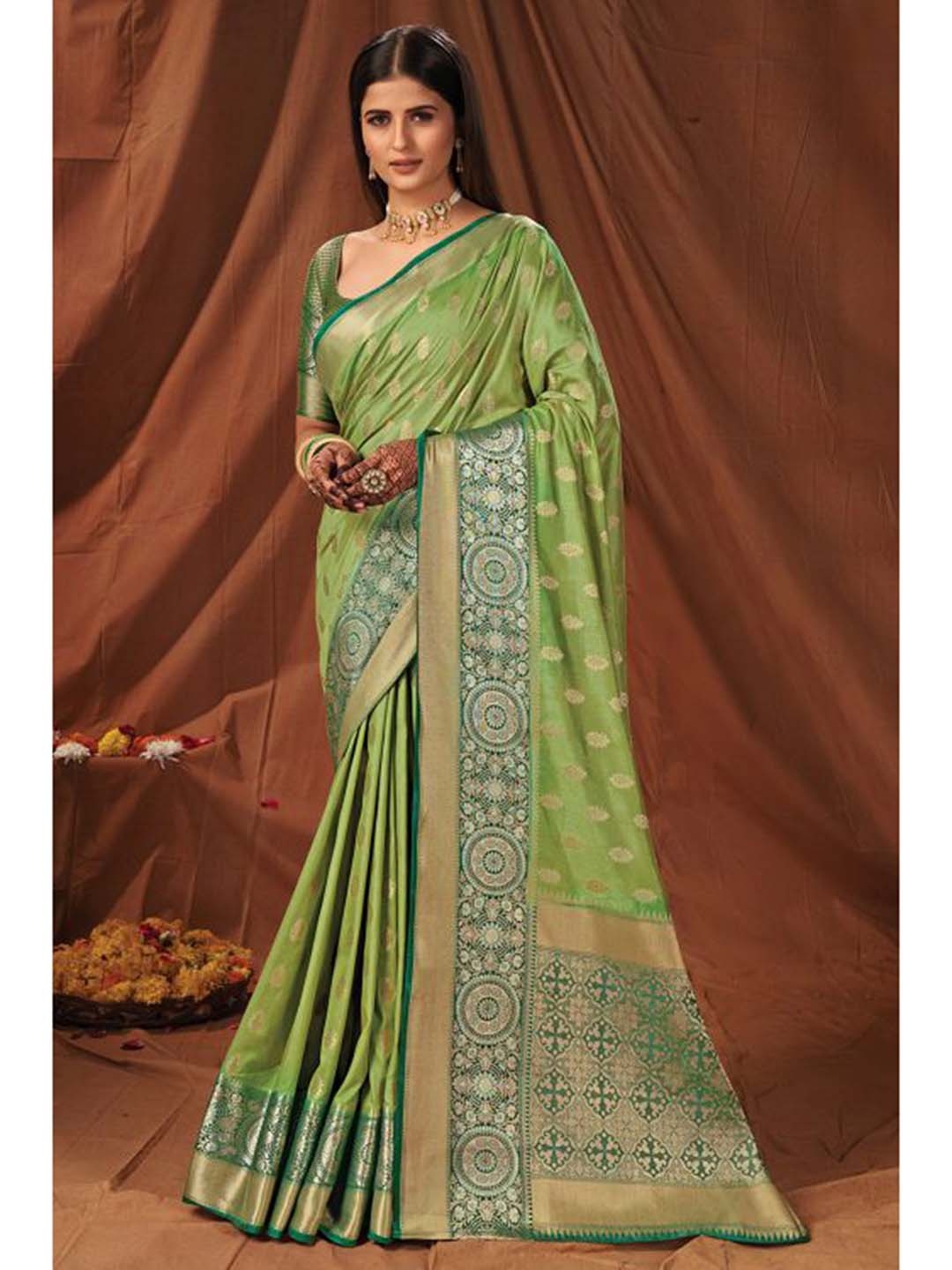 

KARAGIRI Woven Design Zari Saree, Green